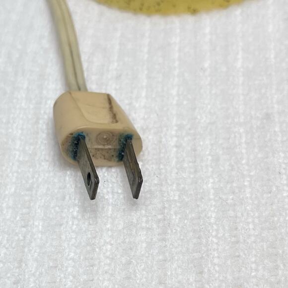 VTG Underwriters Laboratories Yellow Pineapple Ceramic Table Lamps - 2 MCM RETRO - Picture 15 of 16